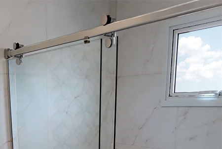 Box de Vidro Roldanas Aparente